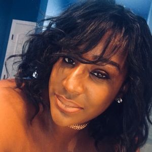 Meet your Posher, Candie